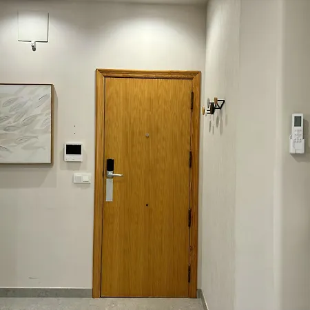 Apartment Modern Charm In Barrio Alicante