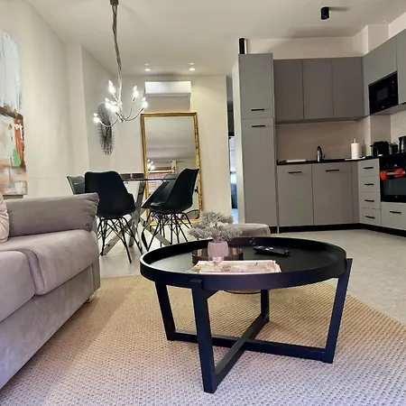 Modern Charm In Barrio Apartamento *